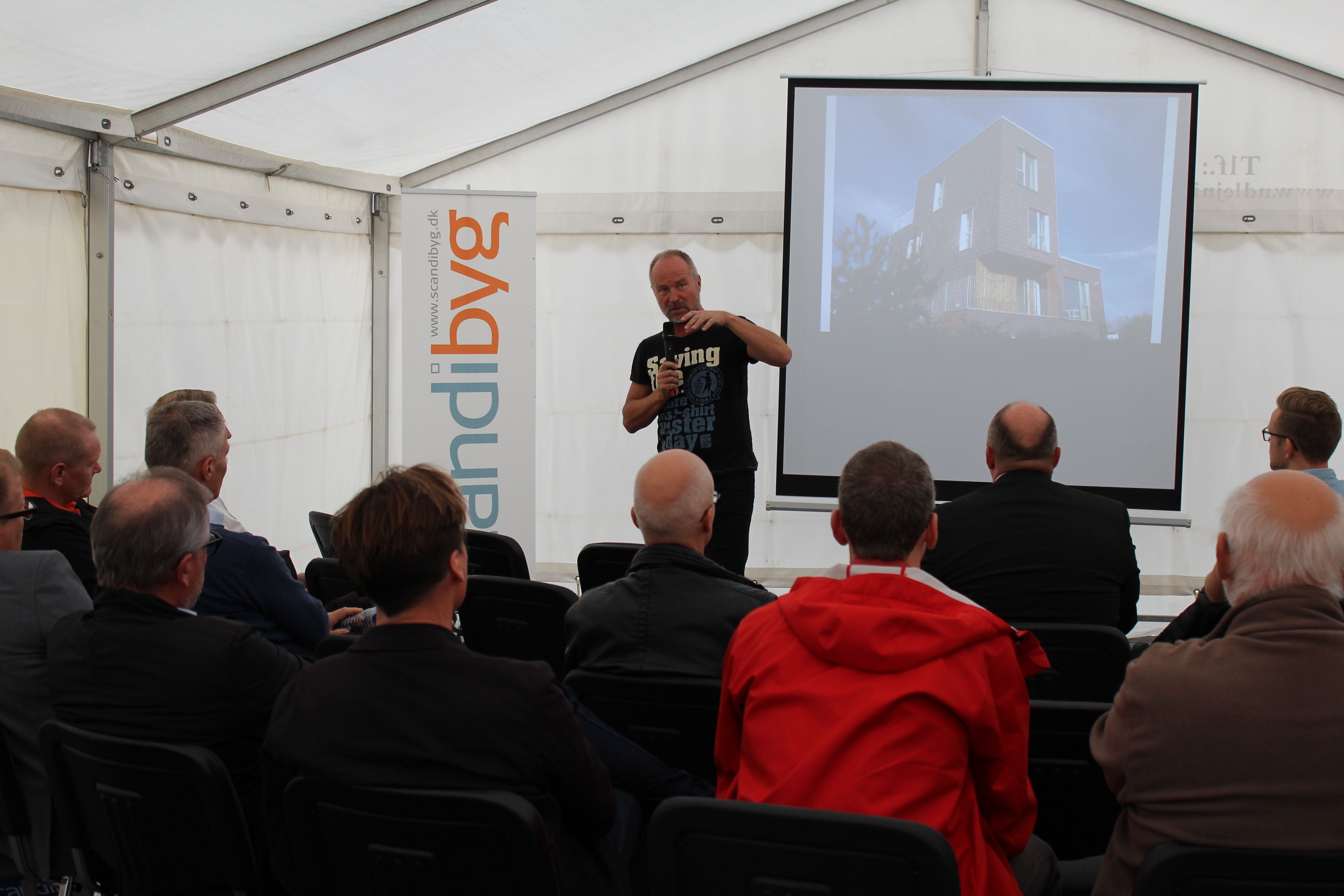 Boligselskaber på besøg på AlmenBolig+ byggeriet Alberts Have