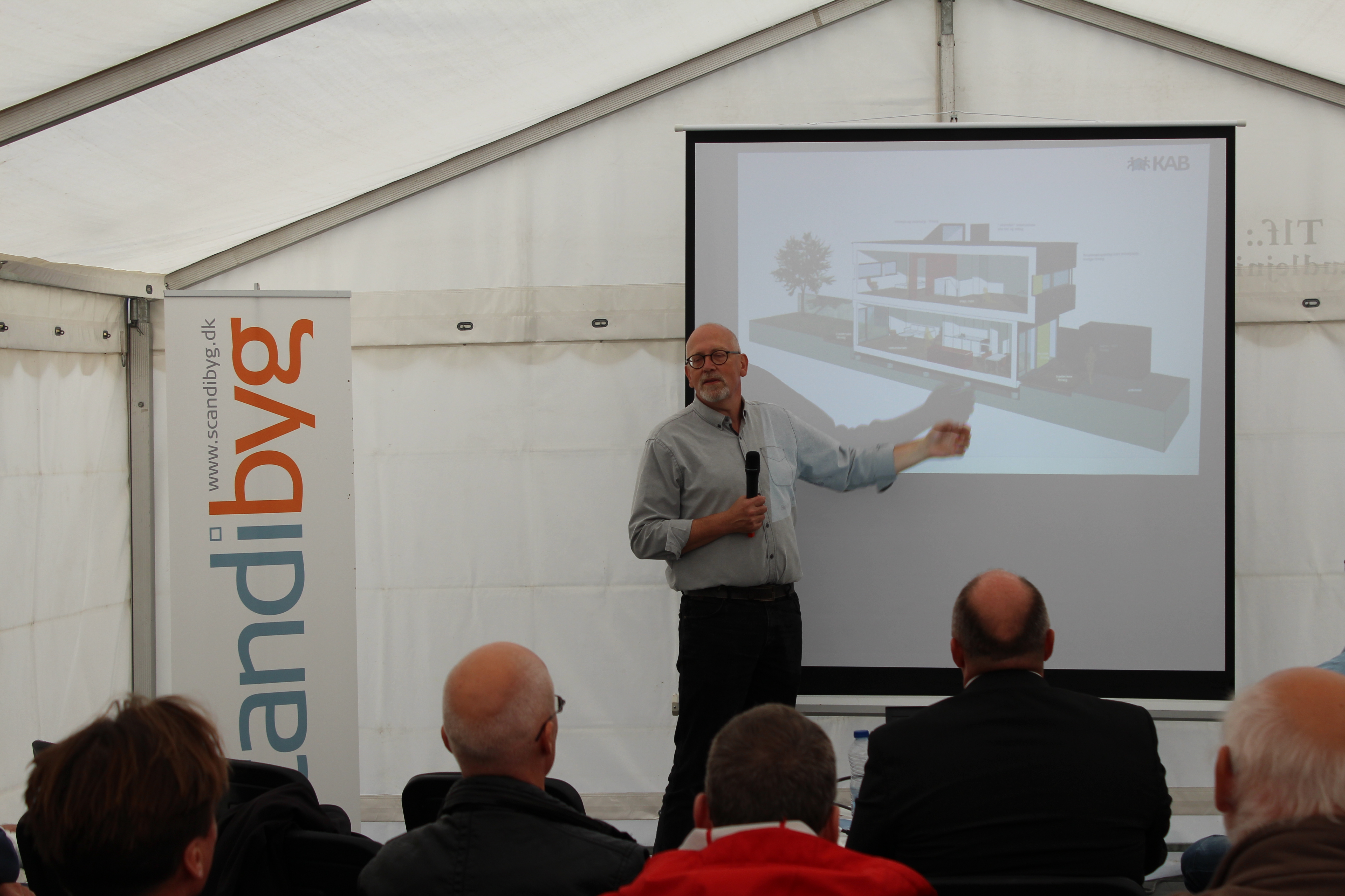 Boligselskaber på besøg på AlmenBolig+ byggeriet Alberts Have