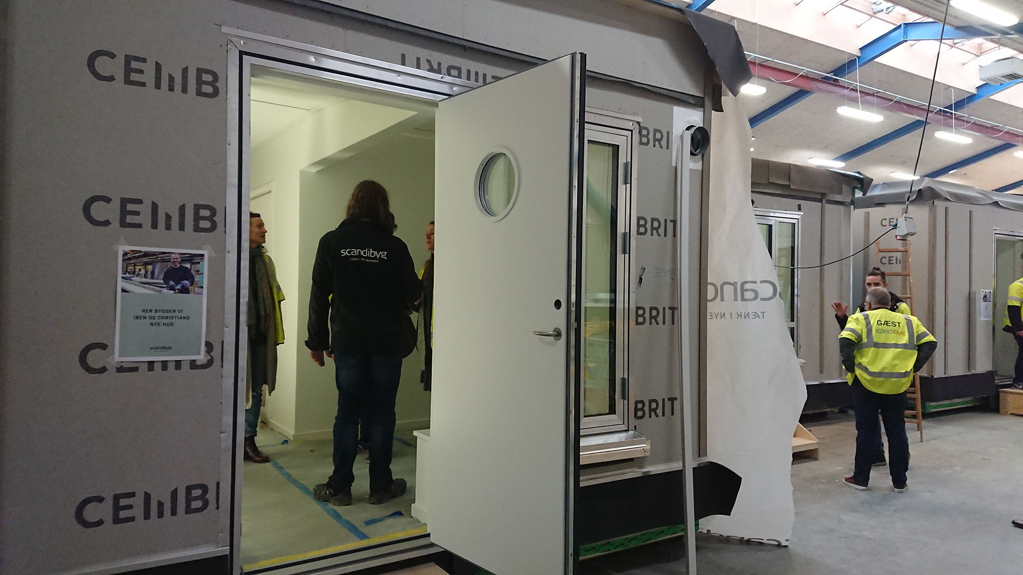 Spændte beboere på fabriksbesøg